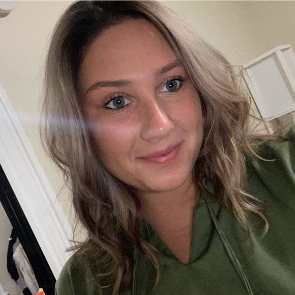 Meet your Posher, Amanda - Picture 1 of 1